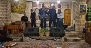 تجلیل از اساتید و هنرمندان اصیل اقوام ایرانی توسط ریاست اتحادیه جهانی اقوام ایرانی وسایر مسولین و همراهان درپایتخت به میزبانی سفره خانه سنتی آذری برگزار شد